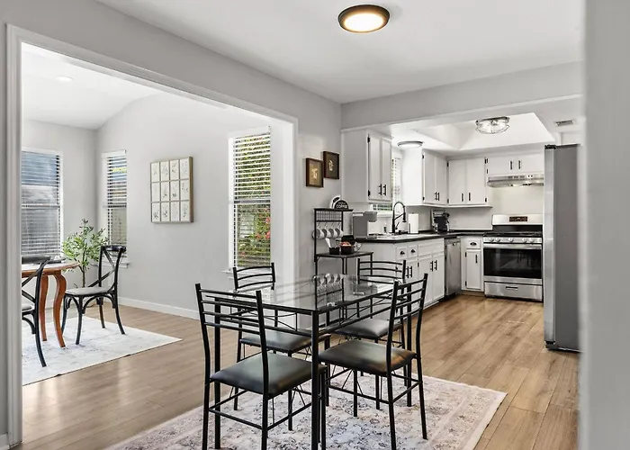 Retreat | 3br, Gameroom & Grill Holiday home *