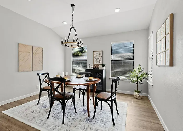 Retreat | 3br, Gameroom & Grill Round Rock
