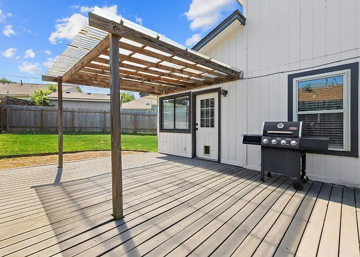 Retreat | 3br, Gameroom & Grill Holiday home *